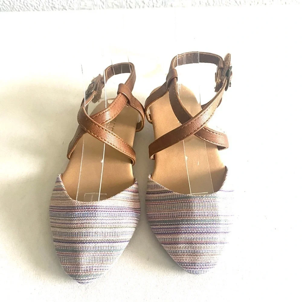 Old navy toddler stripped pointy toe sandal